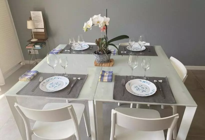 Aamiaismajoitus (B&B) Chez Odette Cypres De Provence