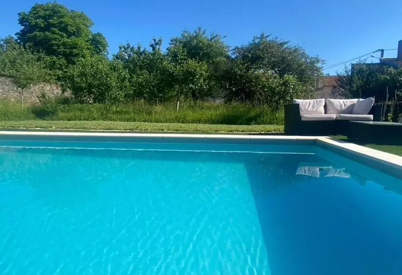 Aamiaismajoitus (B&B) Chez Odette Cypres De Provence