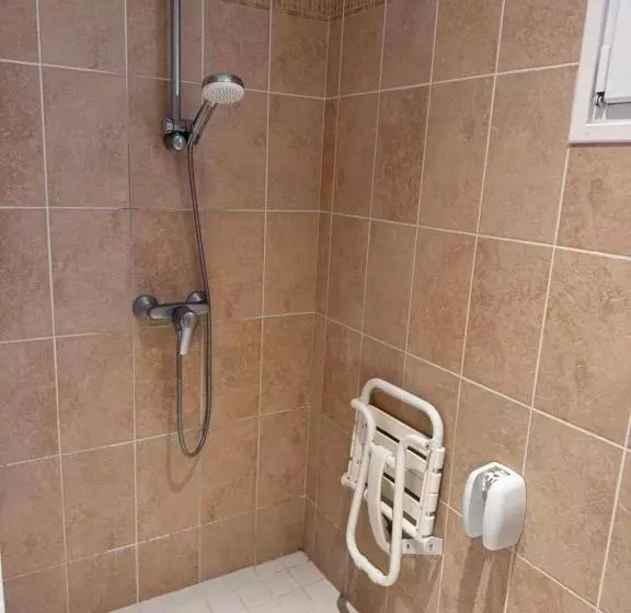 ベッドアンドブレックファースト L Overlord