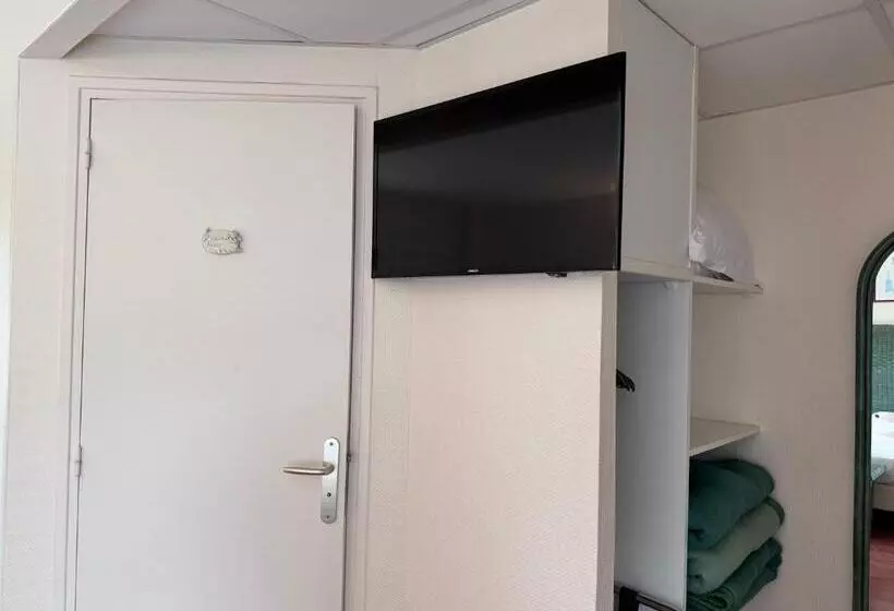 ベッドアンドブレックファースト L Overlord