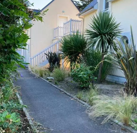 ベッドアンドブレックファースト L Overlord