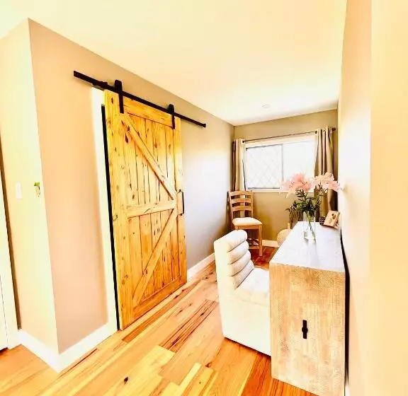 ベッドアンドブレックファースト Oceanside Manor   Fancy Room   Golf Course & Beach View