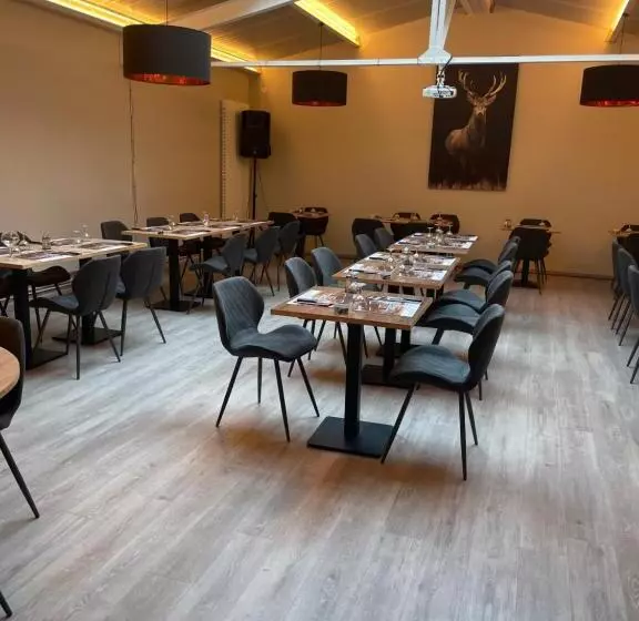 Hotelli Hôtel Le Grand Cerf