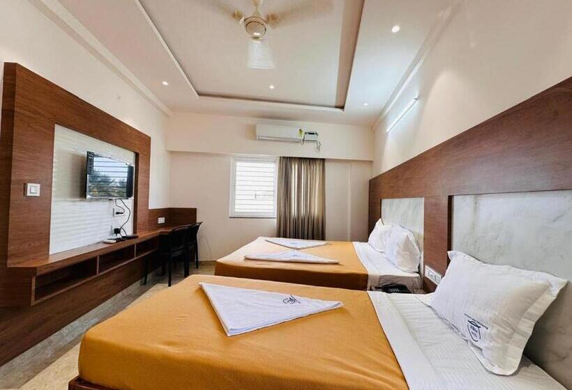 호텔 Sln Pride Boarding And Lodging