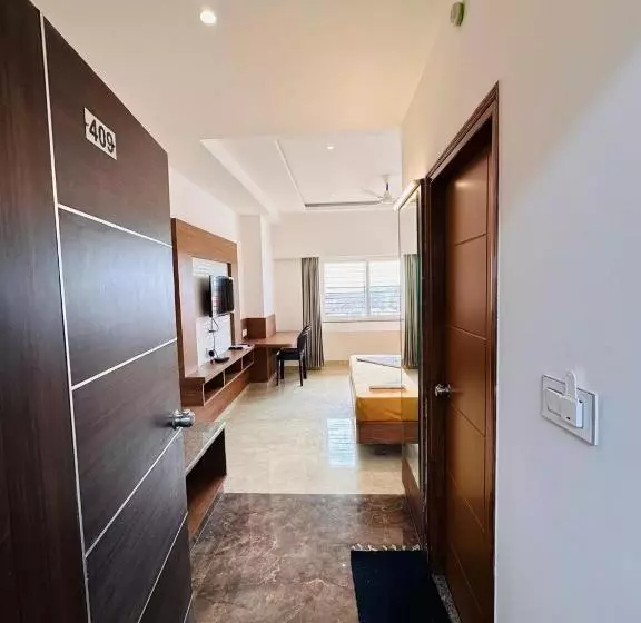 ホテル Sln Pride Boarding And Lodging