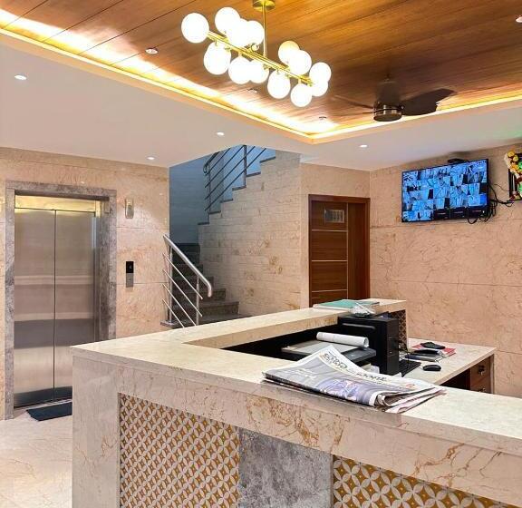 호텔 Sln Pride Boarding And Lodging