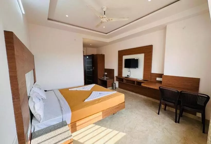 ホテル Sln Pride Boarding And Lodging