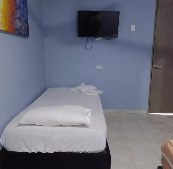 Hotelli Villa J Leticia