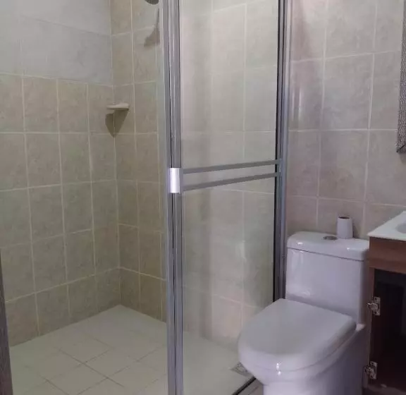 Hotelli Villa J Leticia