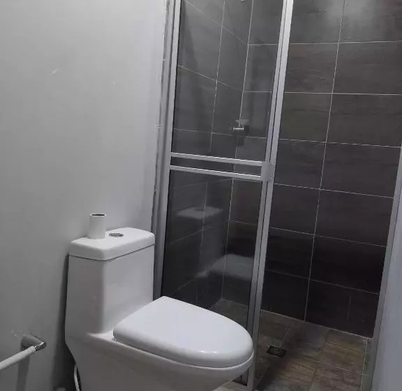 Hotelli Villa J Leticia