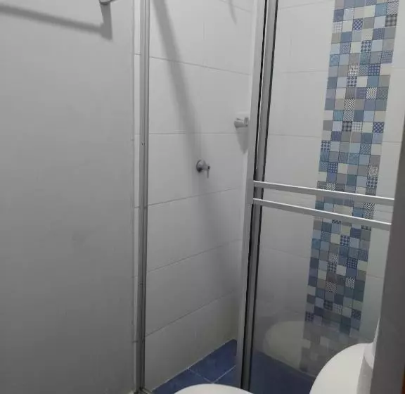 Hotelli Villa J Leticia