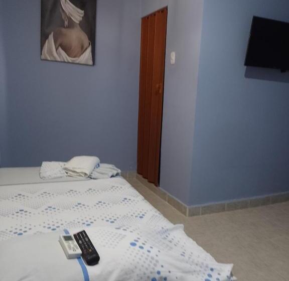 هتل Villa J Leticia