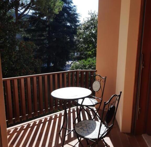 膳宿费 Elegante Suite Smeraldo