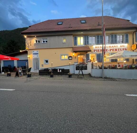 ペンション Restaurant Pierre Pertuis