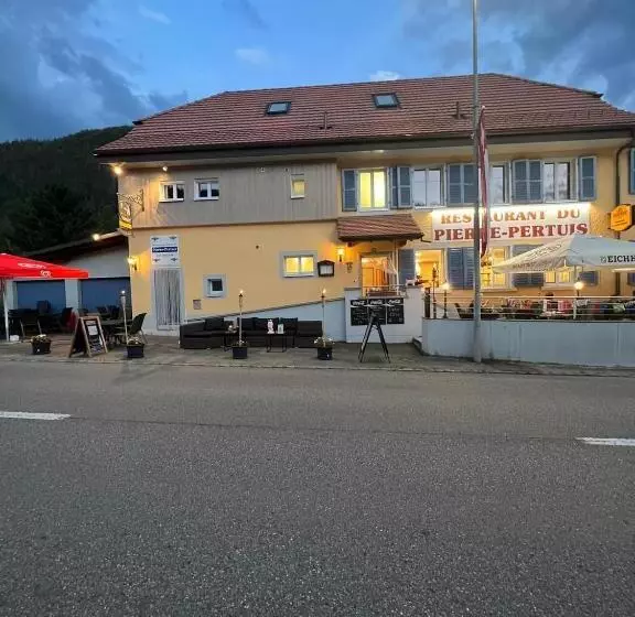 ペンション Restaurant Pierre Pertuis