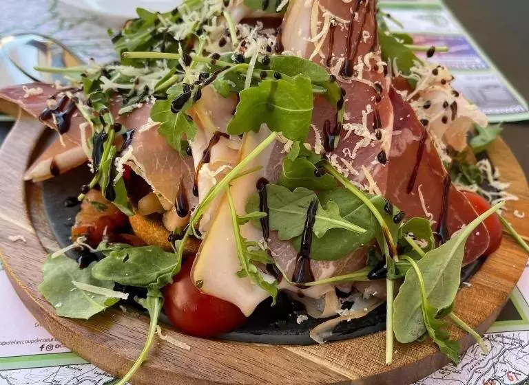 ペンション Restaurant Pierre Pertuis