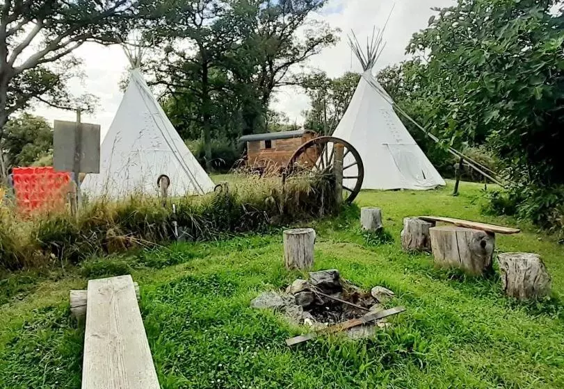 Aamiaismajoitus (B&B) La Roulotte Du Clos De L Isop