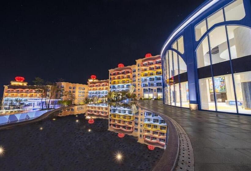 Отель Dolphin Bay