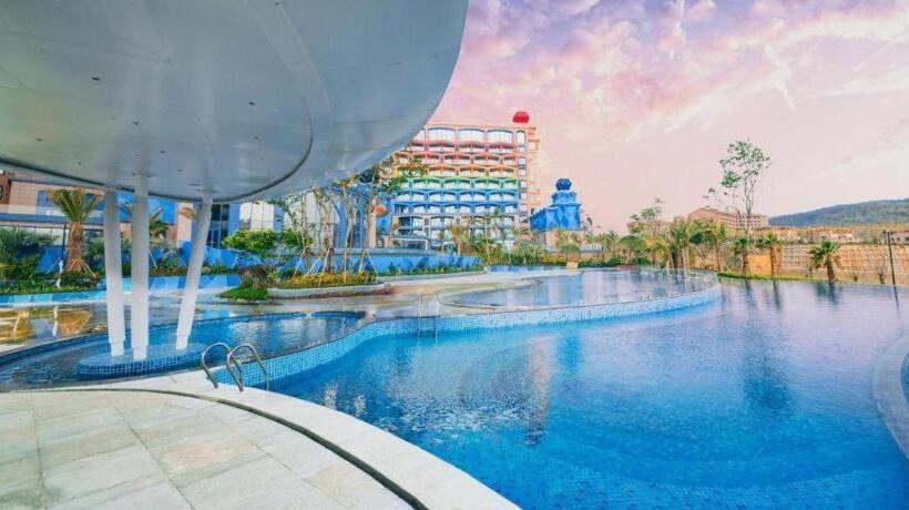 Отель Dolphin Bay