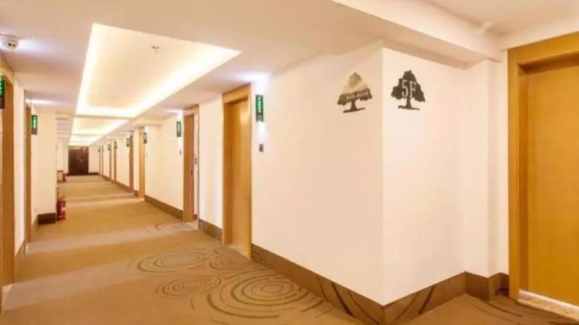 Hotelli Greentree Inn Jinzhong Pingyao City South Railway Station Express