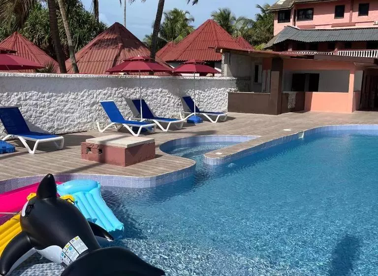 هتل Hôtel Résidence Chemoa