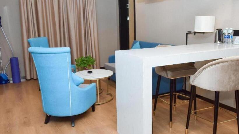 בית מלון כפרי Xana Lite· Zhengzhou Provincial Center Store