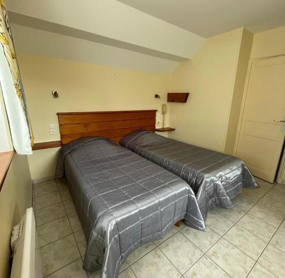 بنسيون Le Conquérant   Chambres Meublées   Barfleur