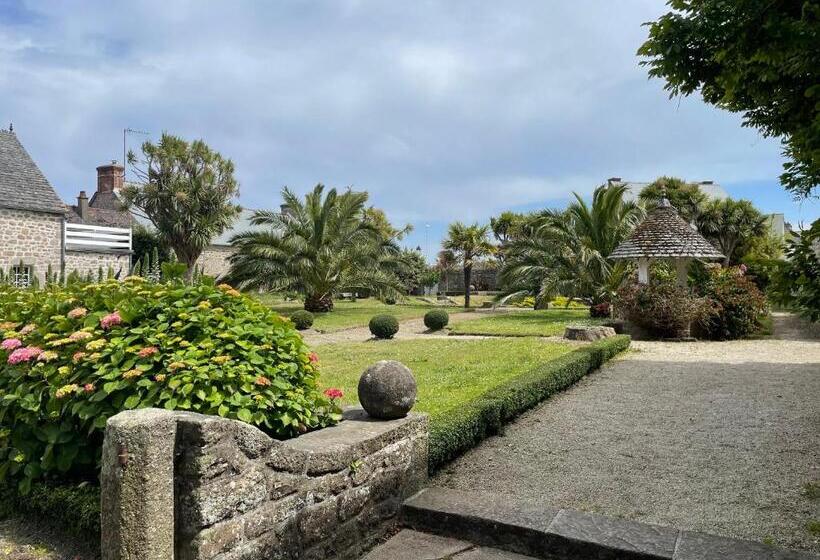 بنسيون Le Conquérant   Chambres Meublées   Barfleur
