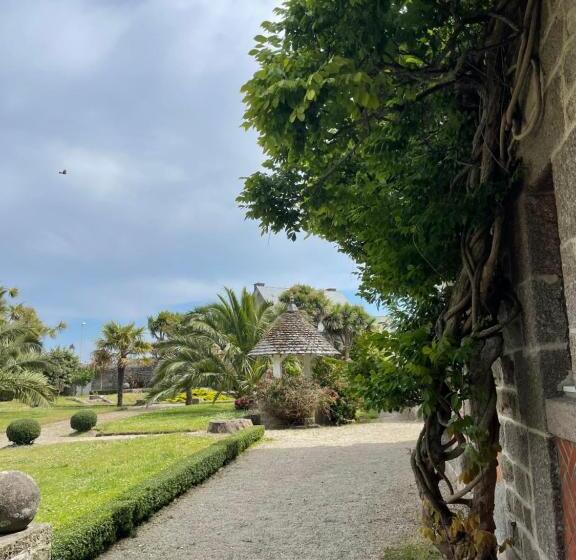 بنسيون Le Conquérant   Chambres Meublées   Barfleur