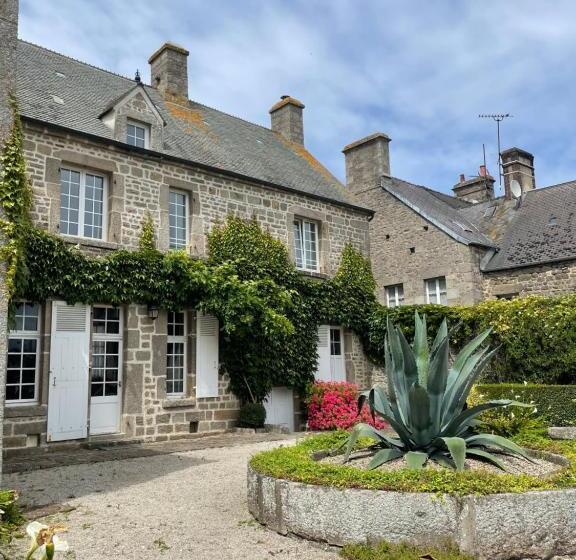 بنسيون Le Conquérant   Chambres Meublées   Barfleur