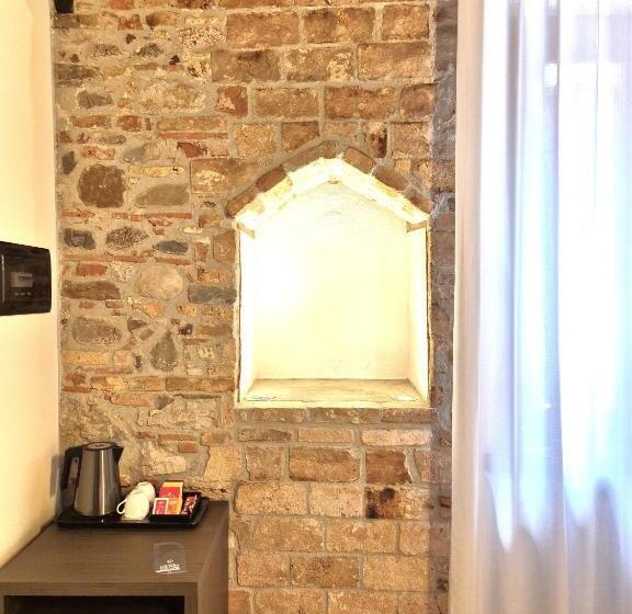 پانسیون Sarpi Apartment & Suite