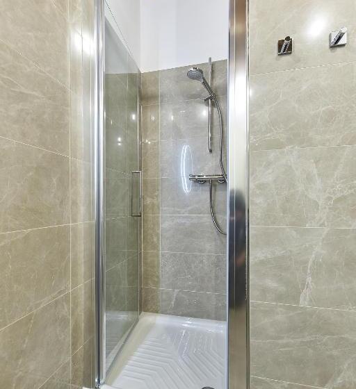 پانسیون Sarpi Apartment & Suite