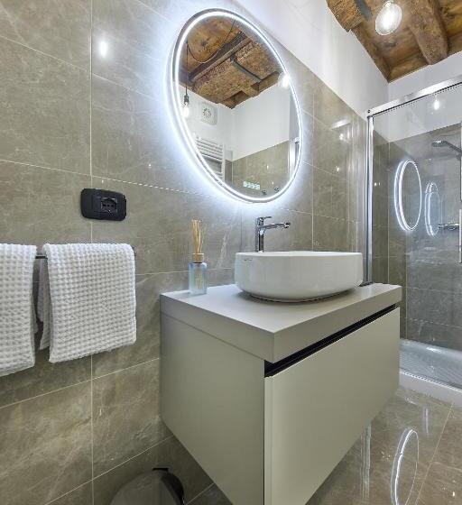 پانسیون Sarpi Apartment & Suite