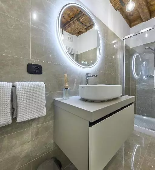 پانسیون Sarpi Apartment & Suite