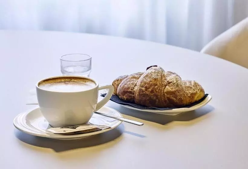 پانسیون Sarpi Apartment & Suite