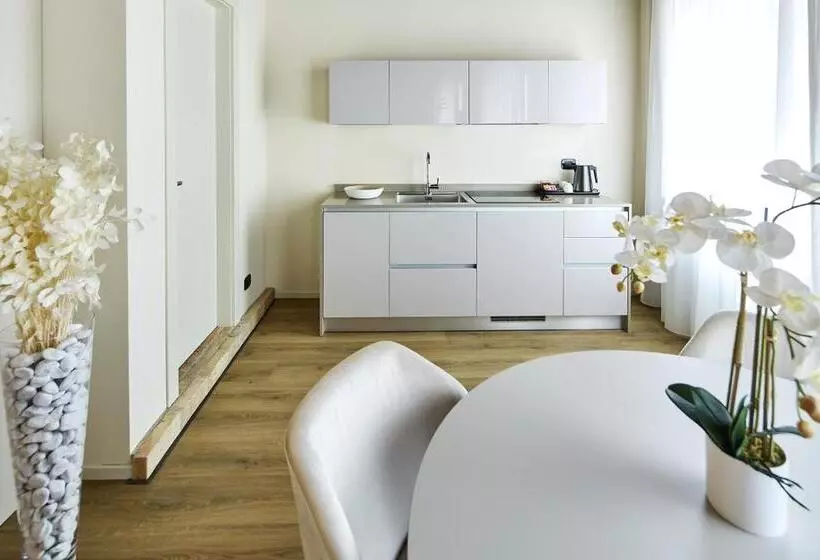 پانسیون Sarpi Apartment & Suite