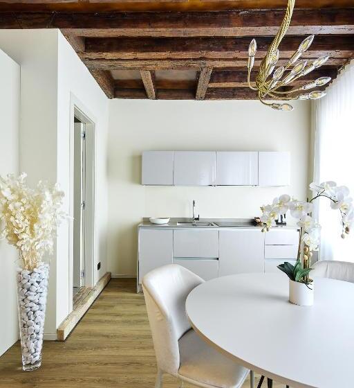 پانسیون Sarpi Apartment & Suite