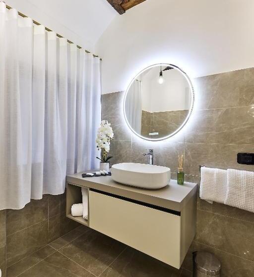 پانسیون Sarpi Apartment & Suite