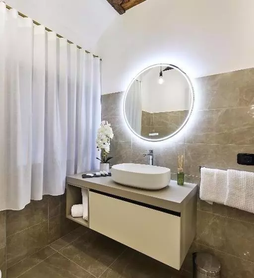 پانسیون Sarpi Apartment & Suite