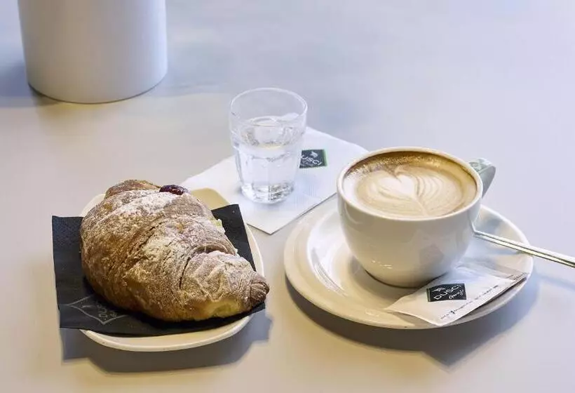 پانسیون Sarpi Apartment & Suite