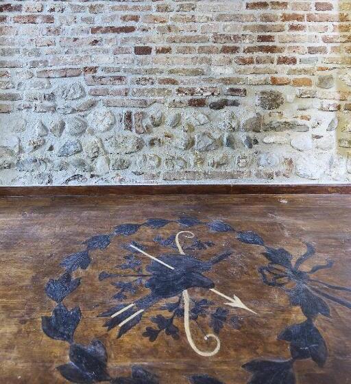 پانسیون Sarpi Apartment & Suite