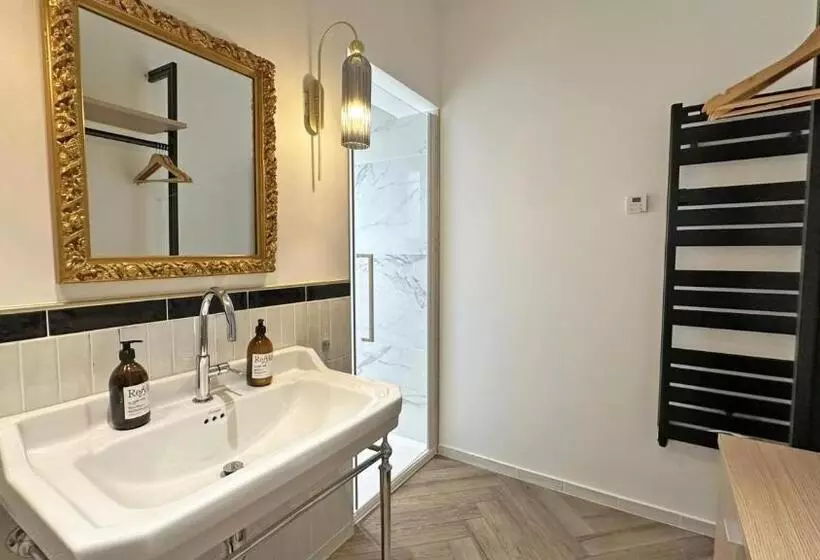 Aamiaismajoitus (B&B) Le Manoir Des Perrieres