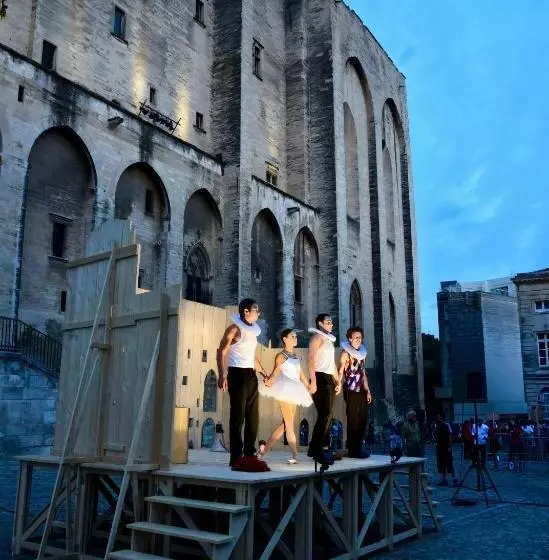 ベッドアンドブレックファースト Le Petit Avignon   Chambres & Appartement à Deux Pas Du Pont D Avignon Et Du Palais Des Papes