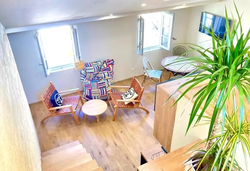 ベッドアンドブレックファースト Le Petit Avignon   Chambres & Appartement à Deux Pas Du Pont D Avignon Et Du Palais Des Papes