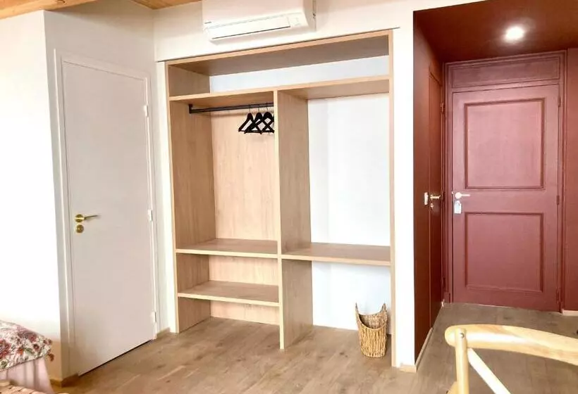 ベッドアンドブレックファースト Le Petit Avignon   Chambres & Appartement à Deux Pas Du Pont D Avignon Et Du Palais Des Papes