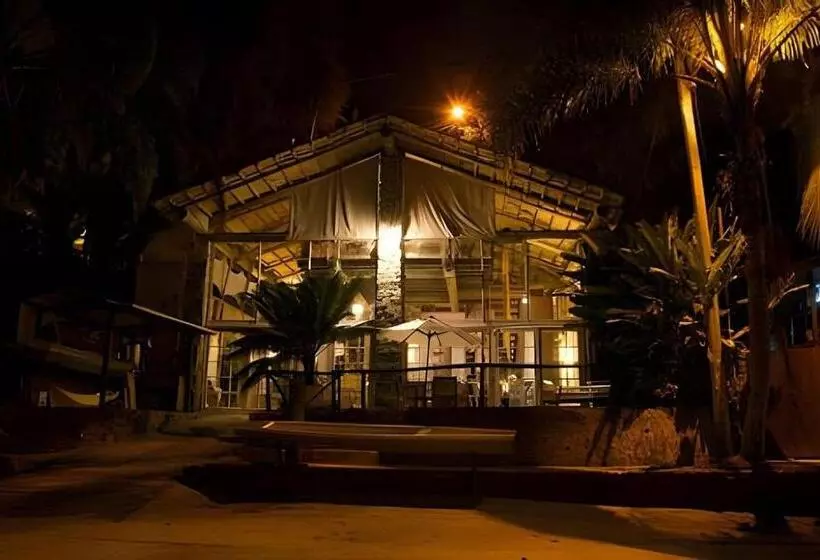 Hotelli Acesso Pela Praia. Linda Vista, Casa Na Illha