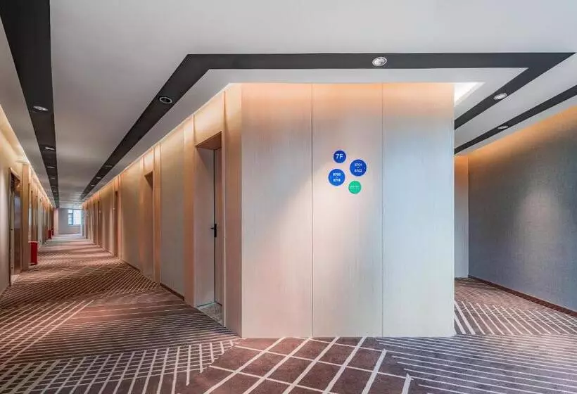 Hotelli Campanile Zhaotong Qingnian Road Financial Center