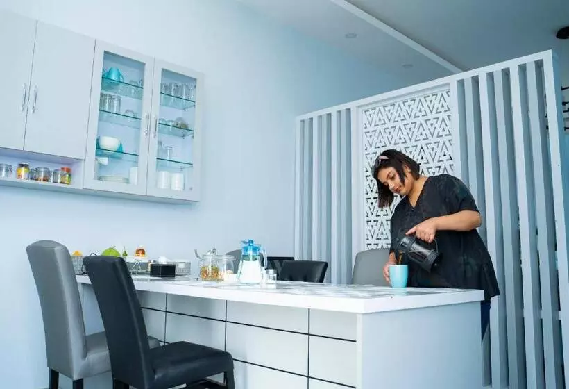 هتل Gurjehome Serenity