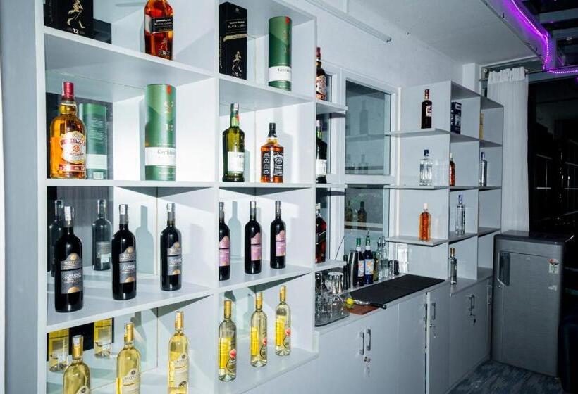 هتل Gurjehome Serenity