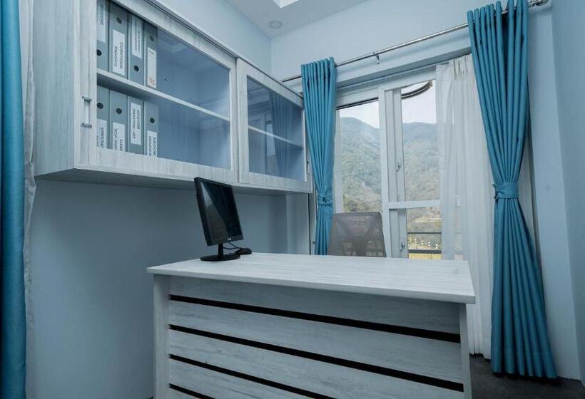 هتل Gurjehome Serenity